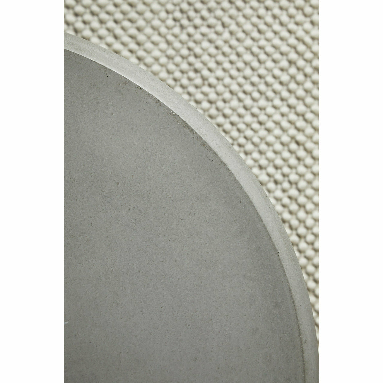 WOUD - Soround coffee table - Concrete (Ø60xH40,50) - WOUD - DesignGaragen.dk