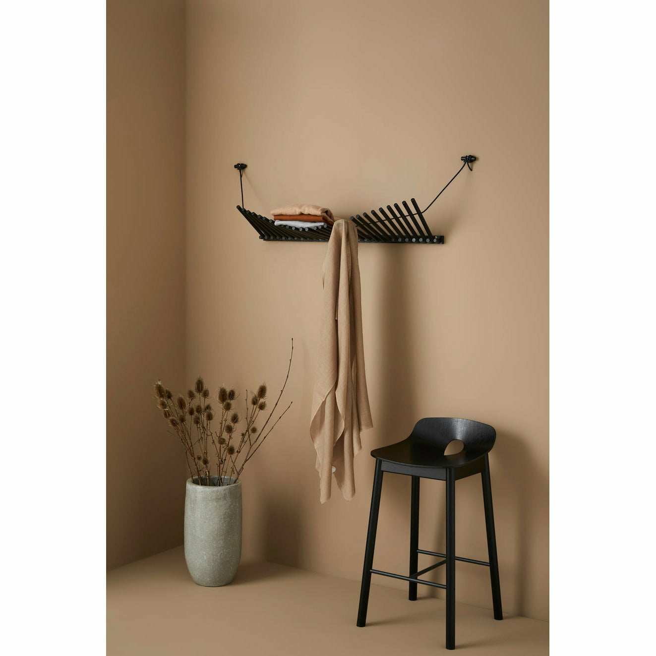 Woud - Knaegt Coat Rack - Svart/svart