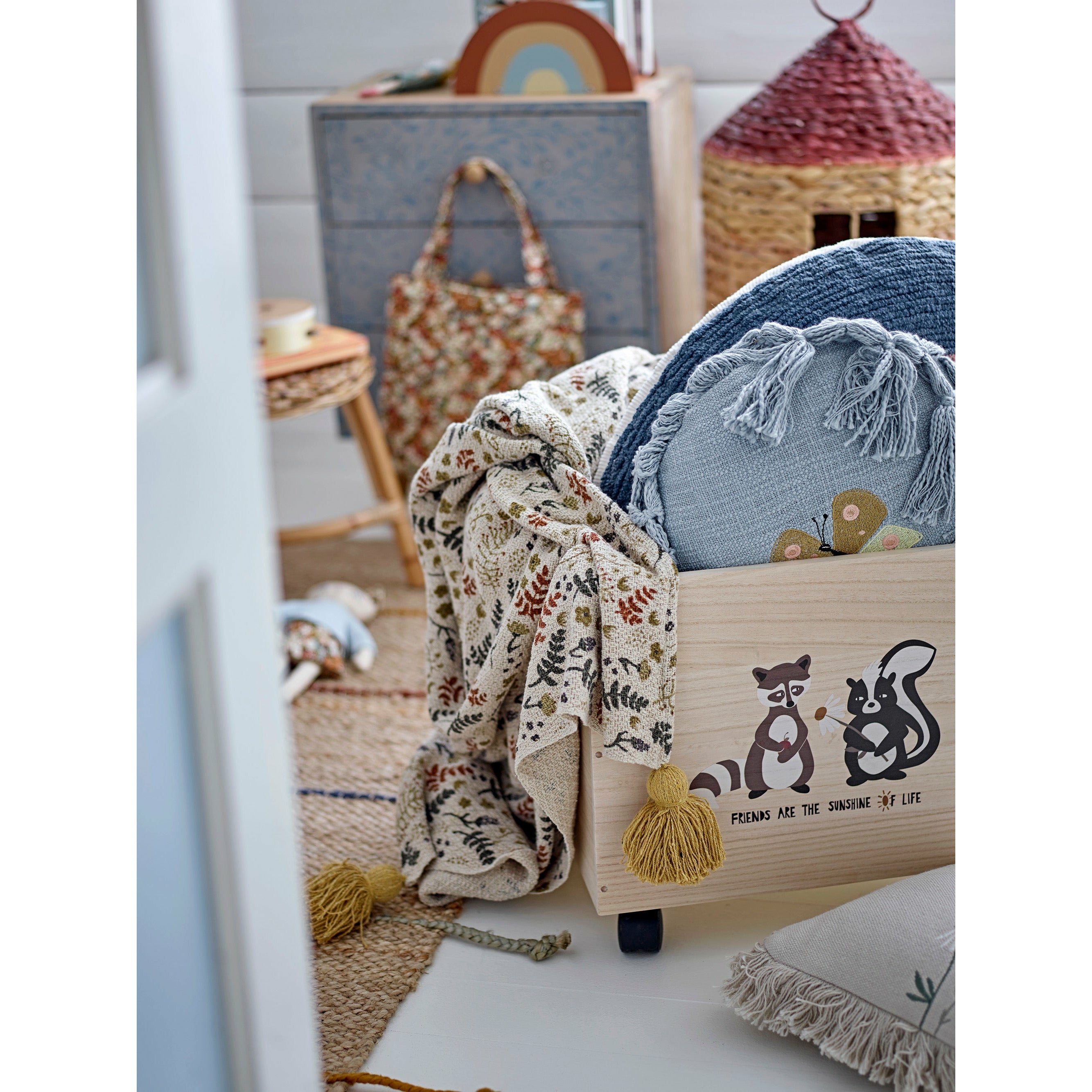 BLOOMINGVILLE MINI Linas Kurv m/Låg, Natur, Vandhyacint - D35xH70 cm - DesignGaragen.dk.