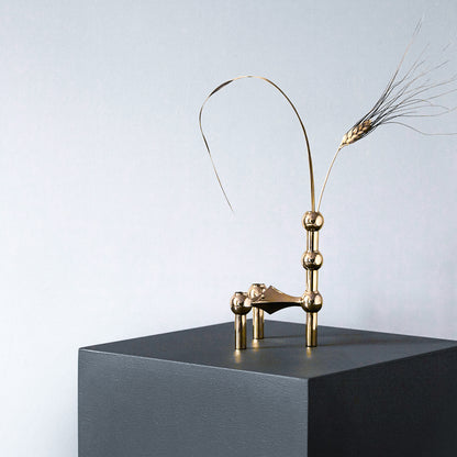 STOFF Nagel Vase, massiv messing - STOFF - DesignGaragen.dk