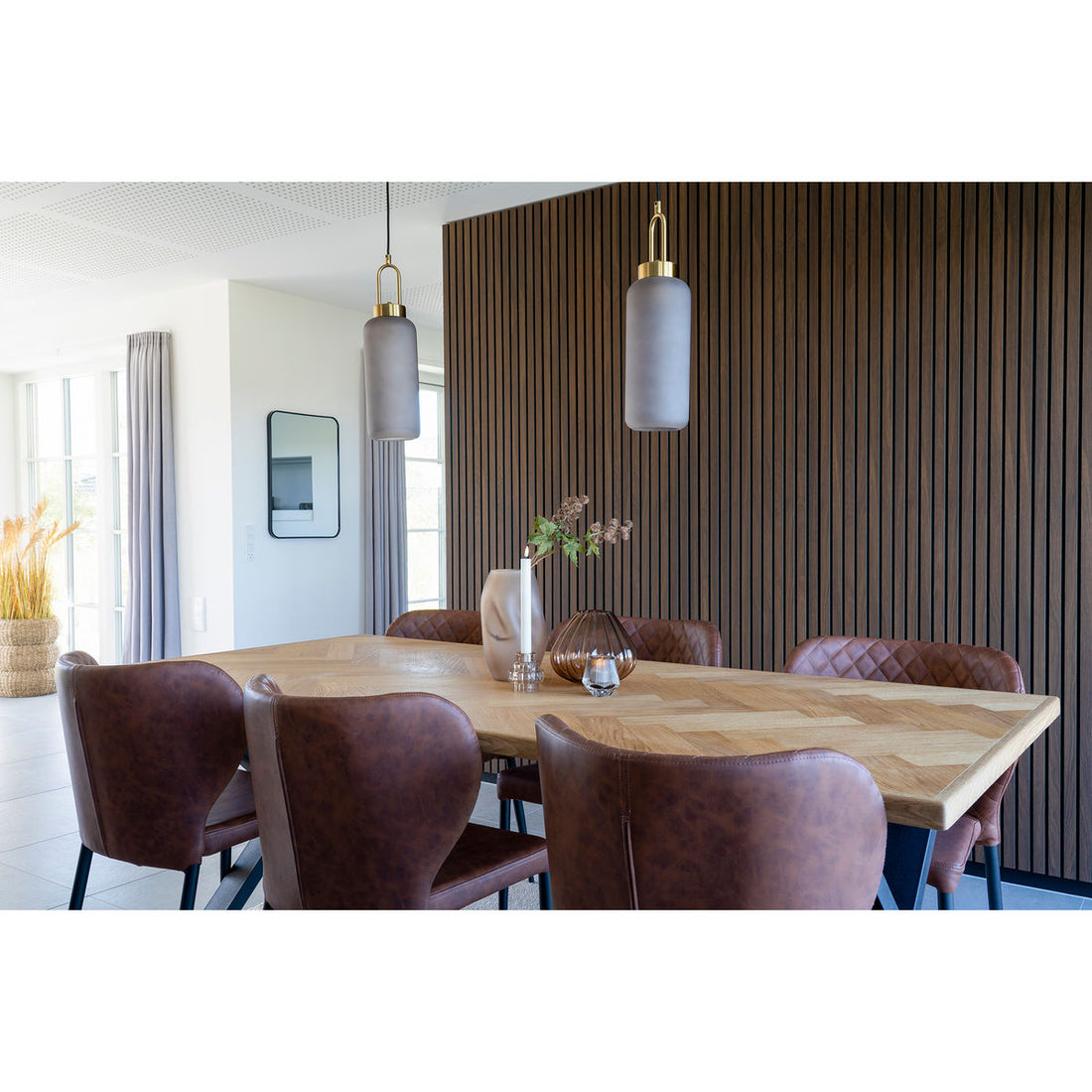 House Nordic - Bordeaux matbord
