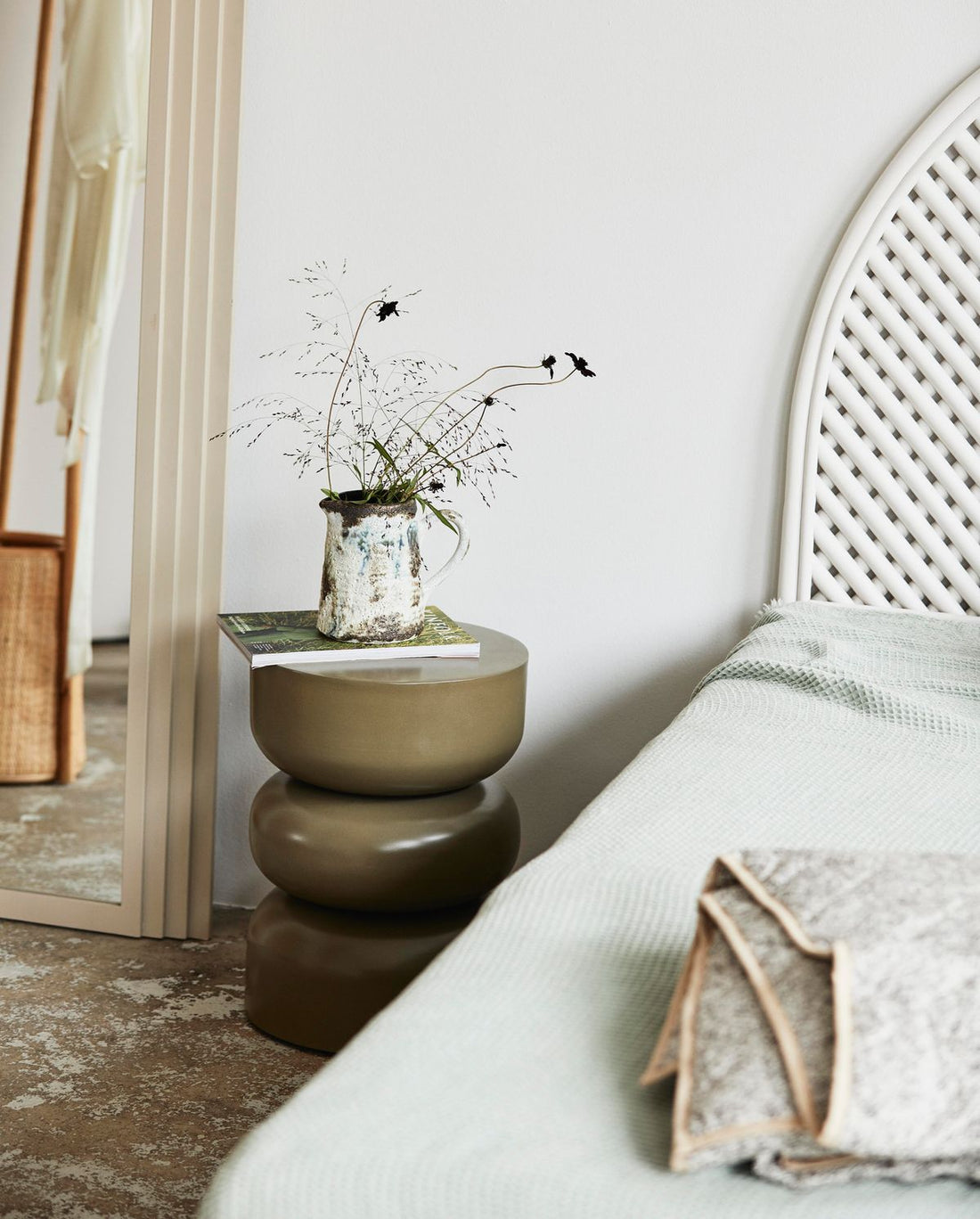 Alma sidobord - mörkgrön